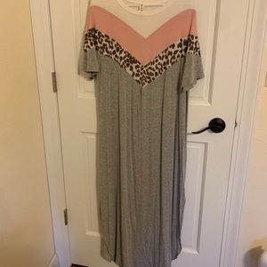 Large Maxi dress. Gray with white,pink, and leopard detail